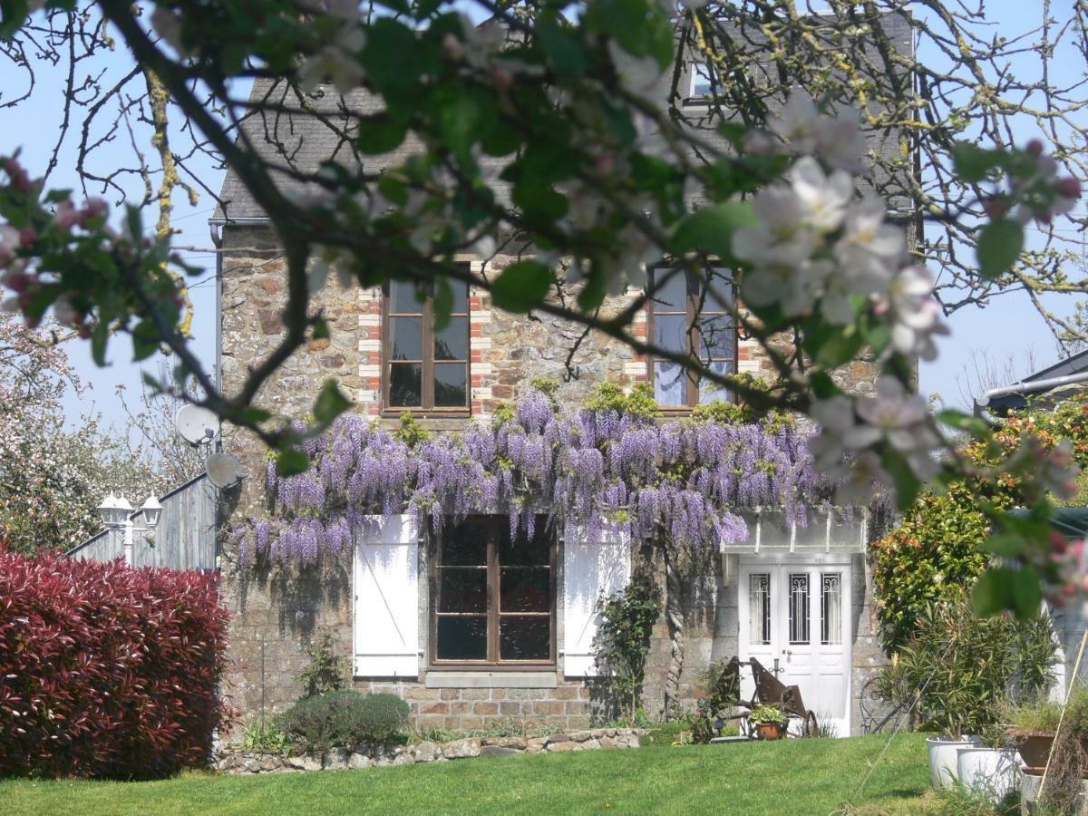 Le Jardin B&B Isigny-le-Buat Exterior photo